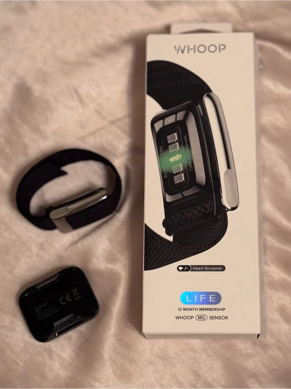 BRAND NEW w/ box! Whoop Life Black wearable health tracker w/ Portable Charger